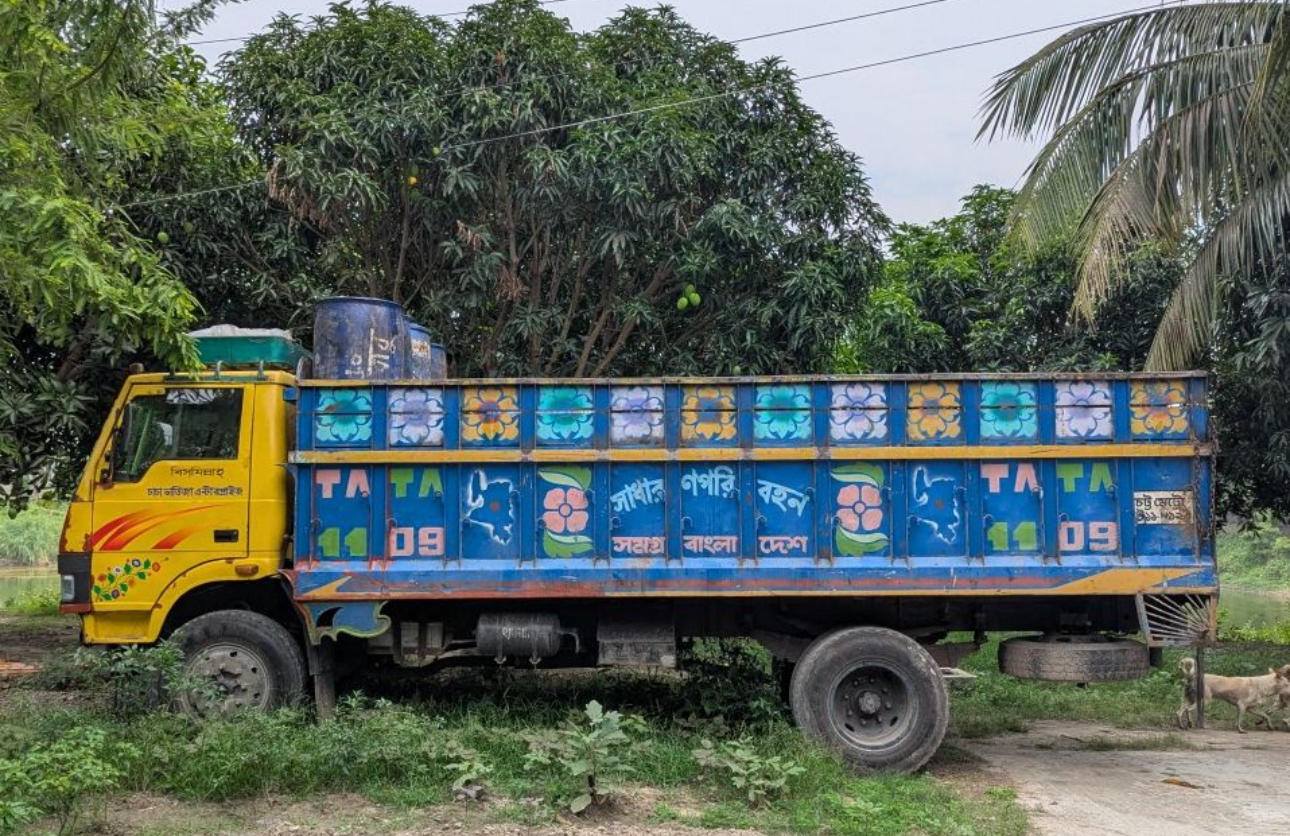 শ্রীনগরে ৭৫ ব্যারেল ভোজ্য তেলসহ ট্রাক ডাকাতি
