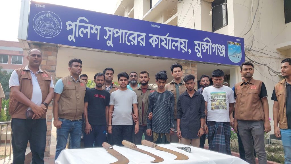 <span>ডাকাত / </span>ঢাকা-মাওয়া এক্সপ্রেসওয়েতে  ডাকাত দলের ৫ সদস্য গ্রেফতার