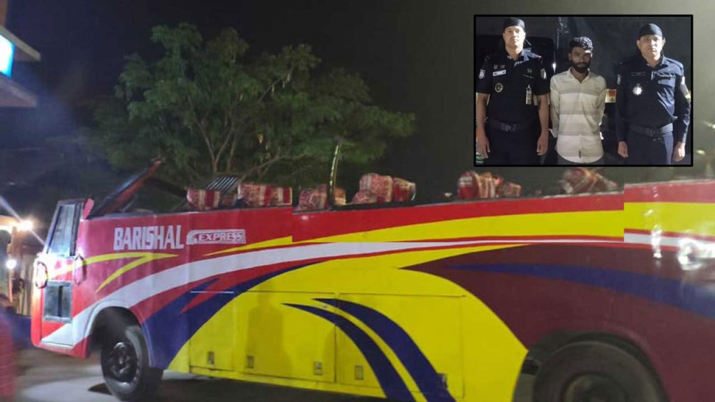 সংঘর্ষে ছাদ উড়ে যাওয়ার পরও বাস চালানোর ঘটনায় সেই চালক গ্রেপ্তার