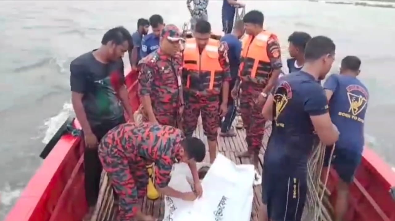 মুন্সীগঞ্জের মেঘনায় গোসল করতে নেমে নিখোঁজের তিন ঘন্টা পরে শিক্ষার্থীর মৃতদেহ উদ্ধার