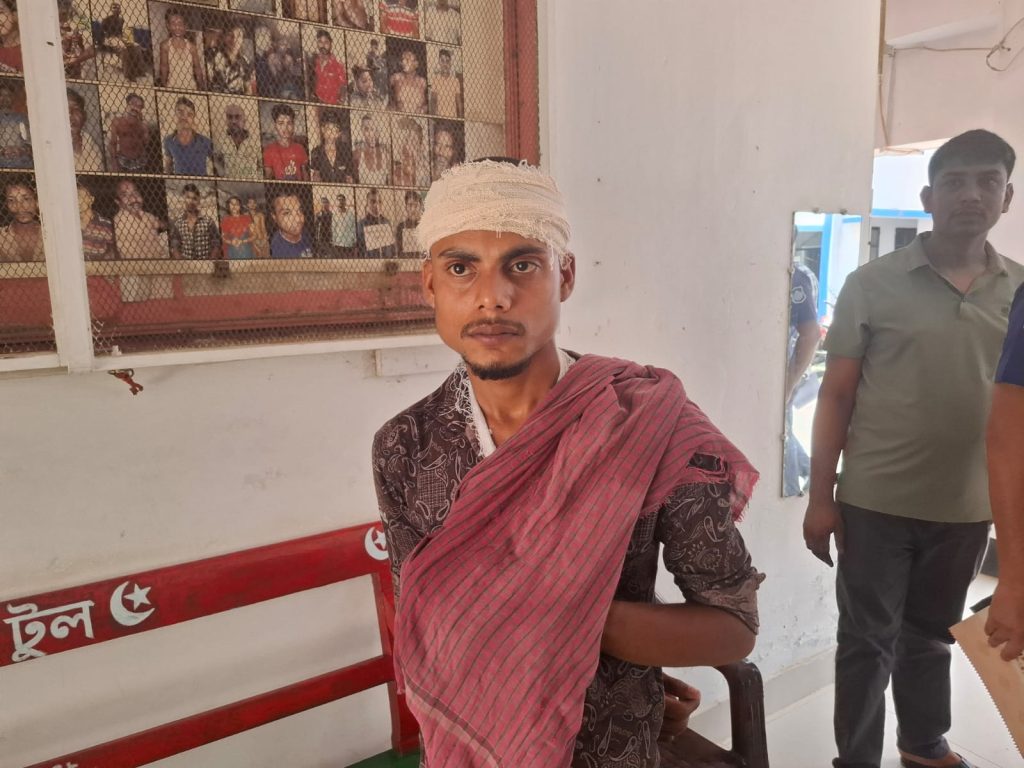 মুন্সীগঞ্জ শ্রীনগরে ঢাকা-মাওয়া এক্সপ্রেসওয়েতে মাছসহ পিকআপ ভ্যান নিয়ে গেছে ডাকাতরা