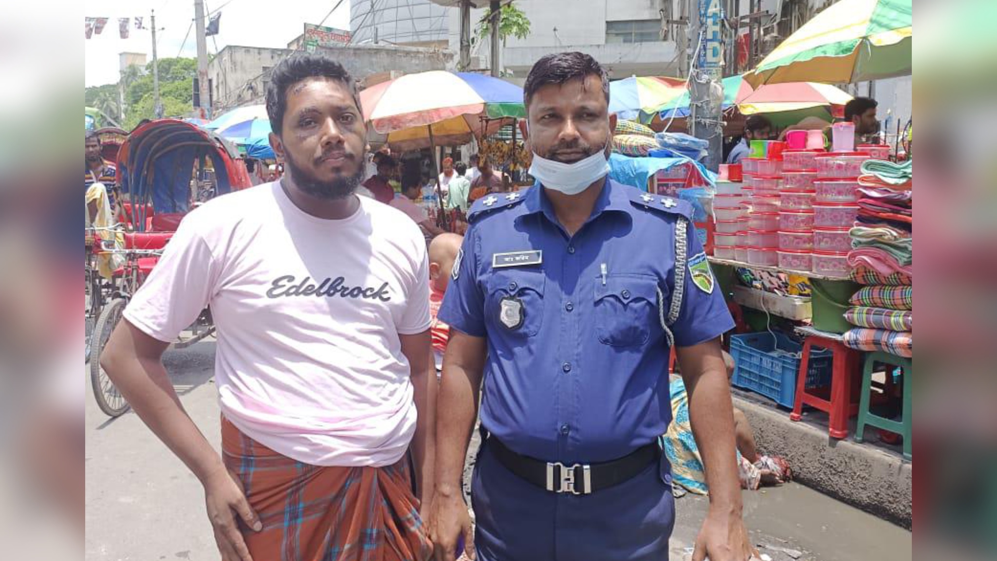 ঢাকা-মাওয়া এক্সপ্রেসওয়েতে অ্যাম্বুলেন্সে বাসের ধাক্কায় ৫ জন নিহতের ঘটনার : চালক গ্রেপ্তার
