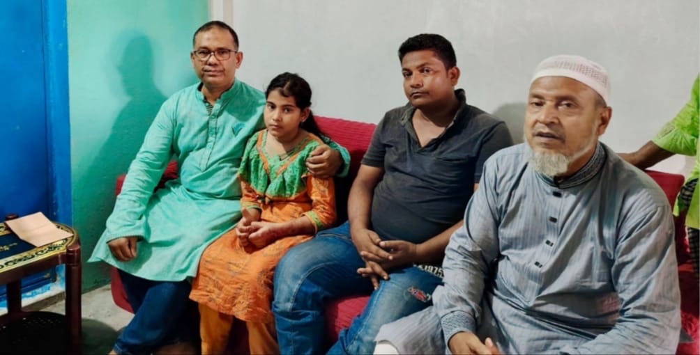 নোয়াখালীতে প্রয়াত বিএনপি নেতার পরিবারের পাশে ব্যারিস্টার সায়েম