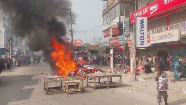 শ্রীনগরে  নির্মাণাধীন মার্কেট দখল চেষ্টায় বাধা দিতে গিয়ে নিহত ১, আহত ৮