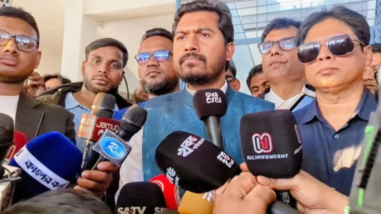 সন্ত্রাসীদের ব্যবস্থা না নেওয়া হলে আমার পক্ষে নির্বাচন করা সম্ভব নয় : ভিপি নূর