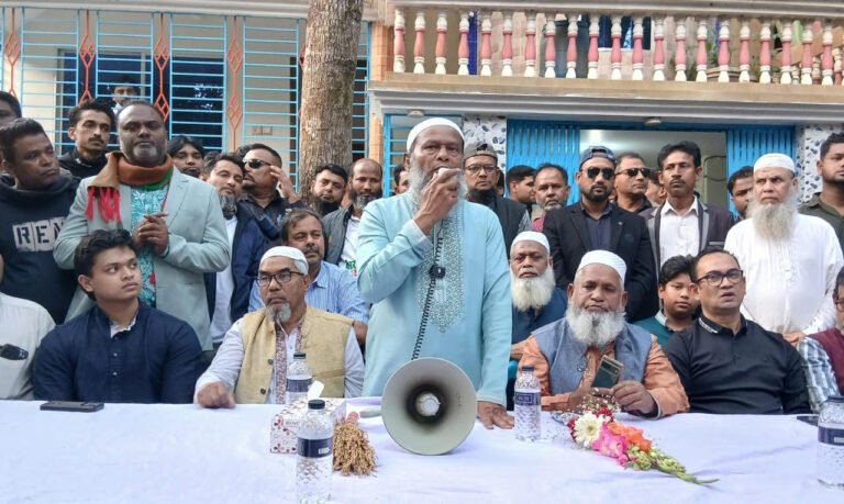 শ্রীনগরে বিএনপির মনোনীত প্রার্থী আব্দুল্লাহর উঠান বৈঠক